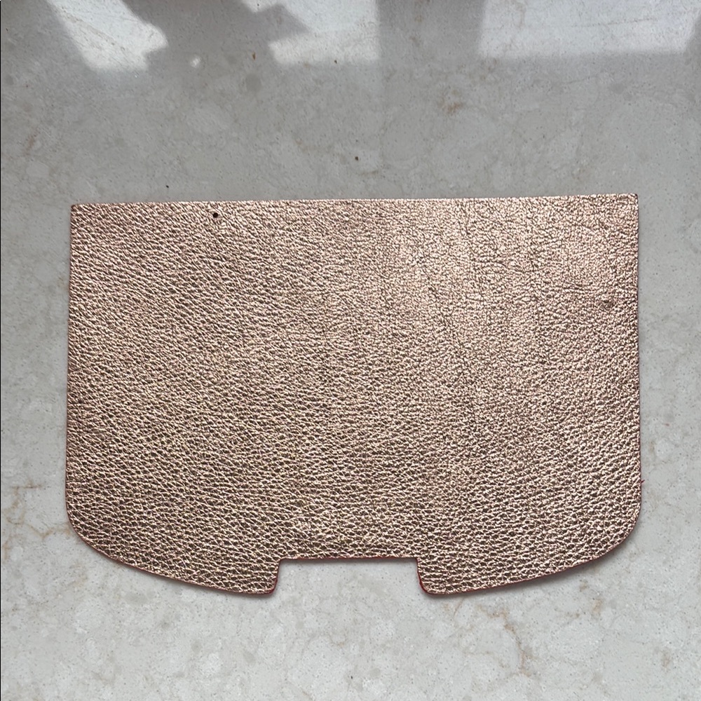 Brighton Snappy Flap reversible Metallic on one side and red on the other